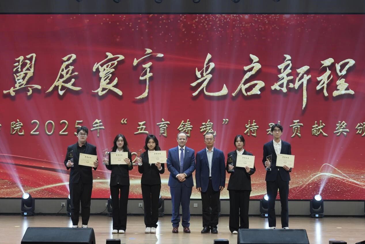 1763513658929704.jpg 微信图片_2025-11-19_084121_318.jpg